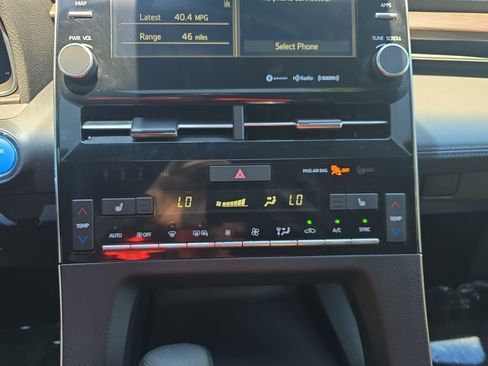 Used 2019 Toyota Avalon XLE w/ Moonroof Package FWD image 22