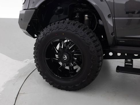 Used 2019 RAM 2500 Laramie w/ Night Edition AWD/4WD image 18