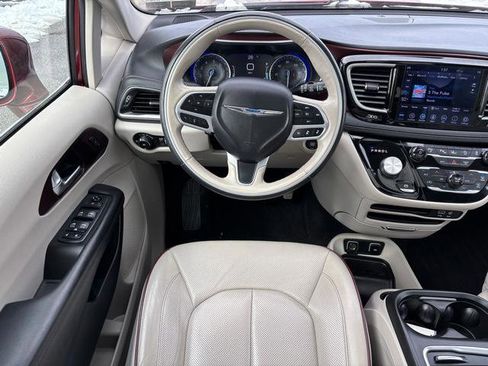 Used 2020 Chrysler Pacifica Limited w/ Advanced Safetytec Group image 16