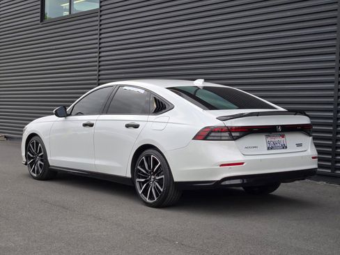 Used 2023 Honda Accord Touring image 6