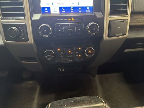 Used 2020 Ford F150 Lariat AWD/4WD image 19