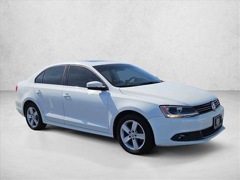 Used 2012 Volkswagen Jetta TDI image 2