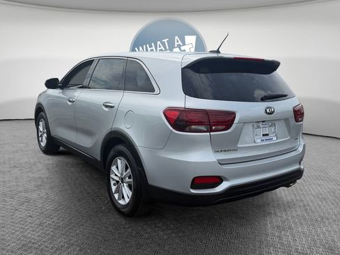 Used 2019 Kia Sorento AWD image 6