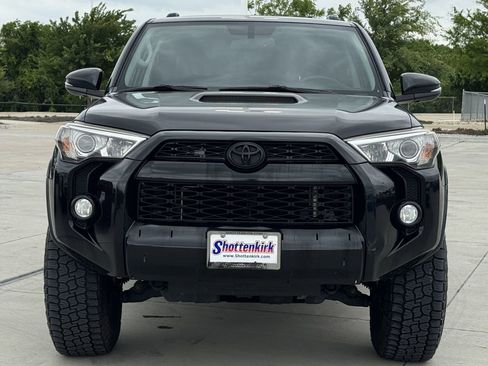 Used 2019 Toyota 4Runner TRD Off-Road Premium AWD/4WD image 7