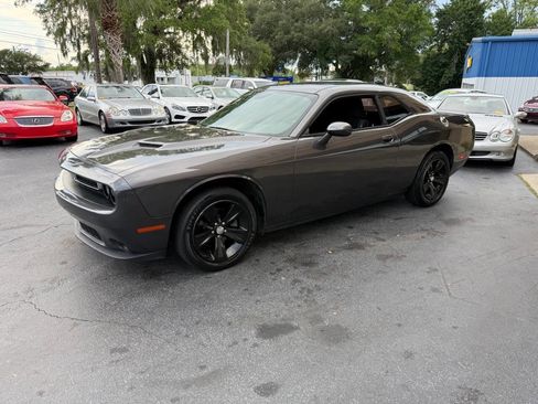 Used 2020 Dodge Challenger SXT RWD image 4