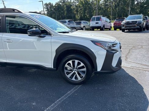 Certified 2025 Subaru Outback Premium AWD/4WD image 5