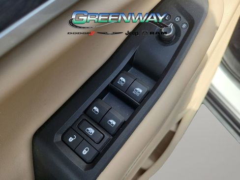 Used 2023 Jeep Grand Cherokee Limited RWD image 17