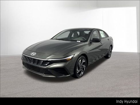 Certified 2025 Hyundai Elantra Sport FWD image 44