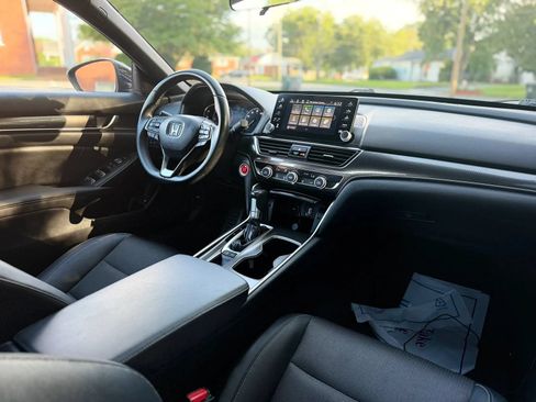 Used 2019 Honda Accord Sport image 11