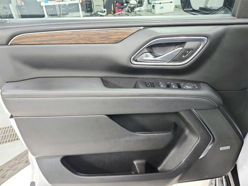 Used 2023 Chevrolet Suburban Premier image 37