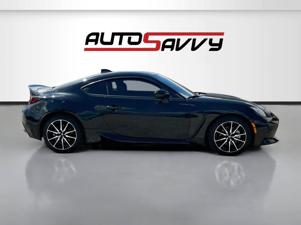Used 2023 Toyota GR86 Premium RWD image 8