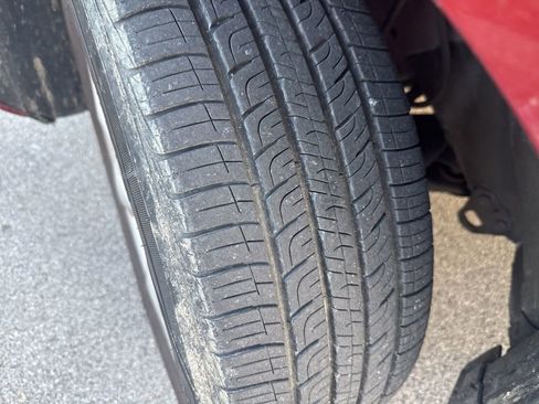 Used 2011 Nissan Rogue SV w/ Premium Pkg image 9