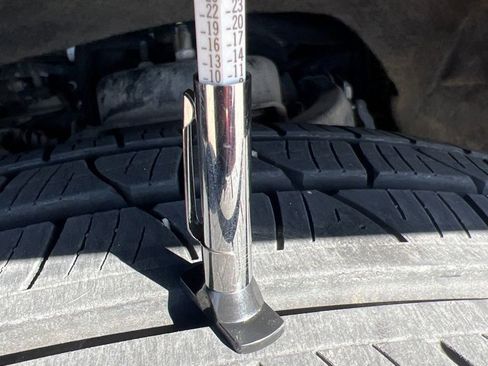 Used 2024 Jeep Grand Wagoneer Series III w/ Rear Seat Video Group 1 image 15