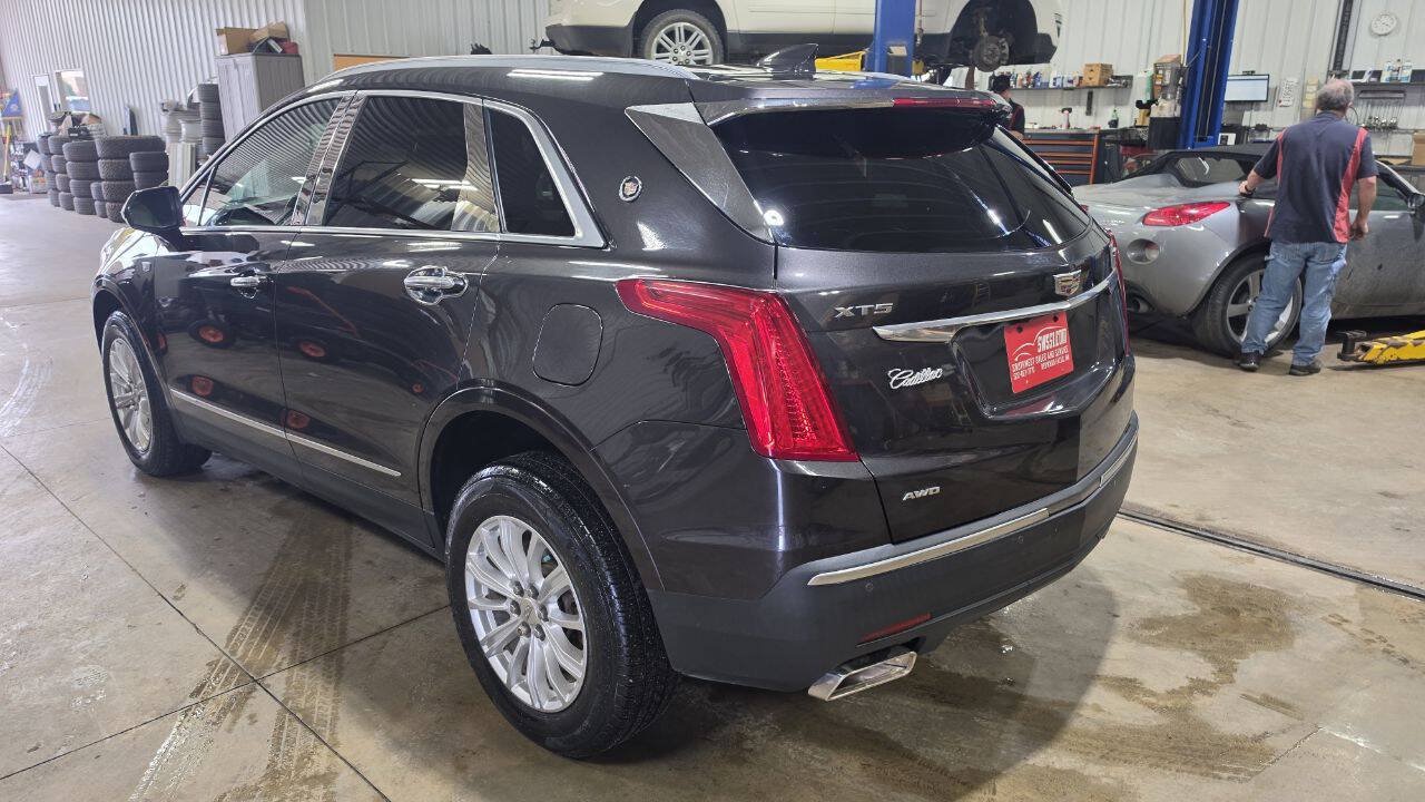 Used 2018 Cadillac XT5 AWD image 3