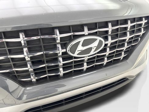 Used 2025 Hyundai Venue SEL FWD image 24