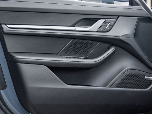 Used 2025 Porsche Taycan 4 Cross Turismo image 18