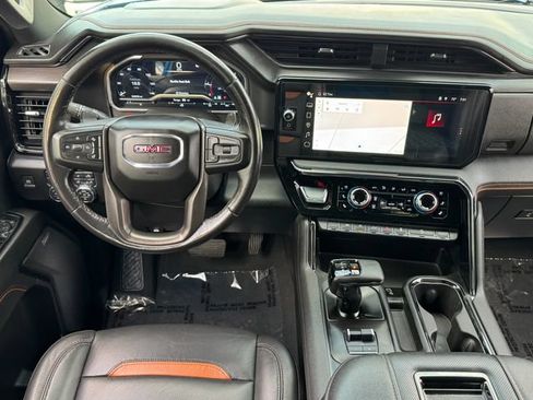 Used 2022 GMC Sierra 1500 AT4 w/ AT4 Preferred Package AWD/4WD image 13