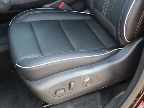 New 2026 Buick Enclave Avenir w/ Super Cruise Package image 11