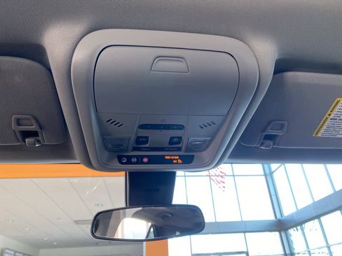 Used 2020 Chevrolet Equinox LT image 14