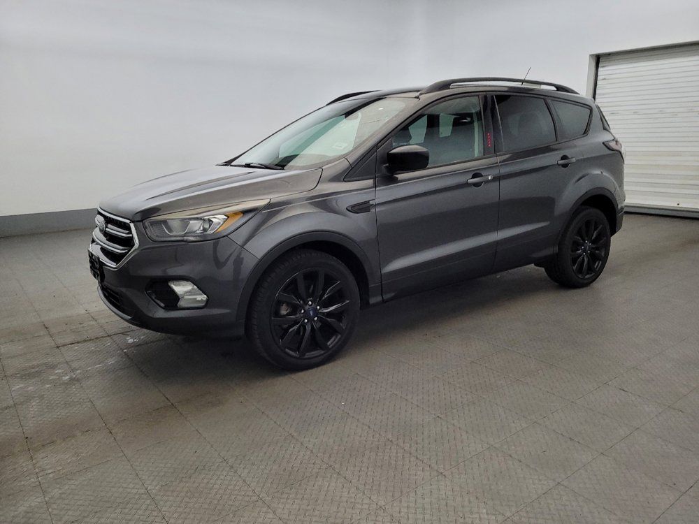 Used 2018 Ford Escape SE w/ SE Sport Appearance Package FWD image 2