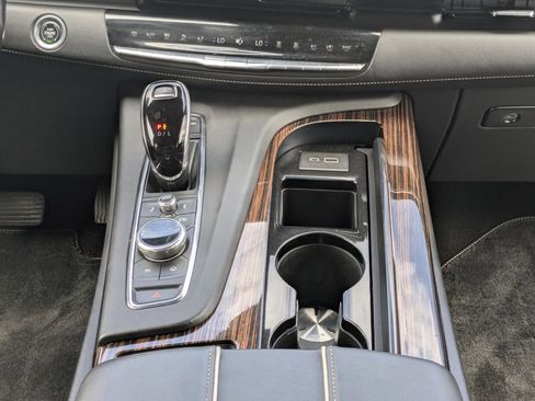 Used 2022 Cadillac Escalade ESV Premium Luxury AWD/4WD image 27
