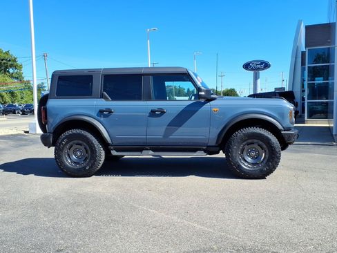 Used 2024 Ford Bronco Badlands AWD/4WD image 4