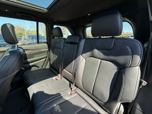 New 2026 Jeep Grand Cherokee Limited AWD/4WD image 23