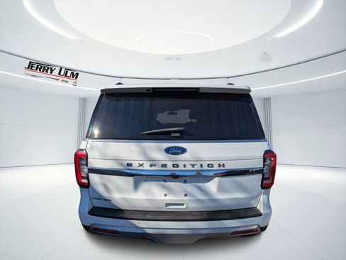 Used 2024 Ford Expedition Limited image 4