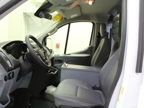 Used 2018 Ford Transit 250 130 Low Roof image 19