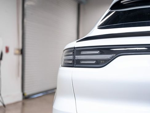 Used 2022 Porsche Cayenne Turbo S image 13