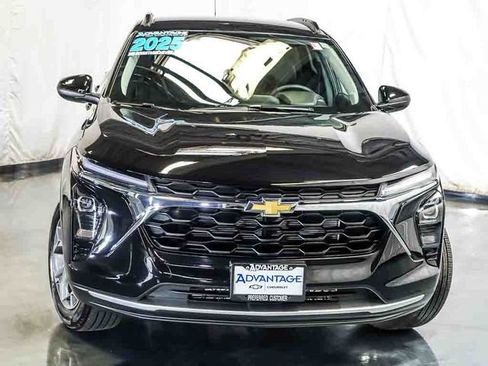 Used 2025 Chevrolet Trax LT w/ Driver Confidence Package FWD image 7