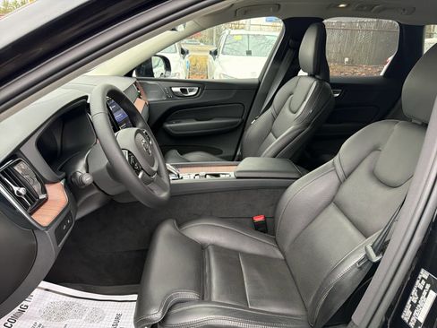 Certified 2024 Volvo XC60 T8 Ultimate w/ Protection Package Premier image 35