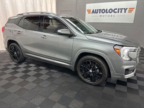 Used 2024 GMC Terrain Denali w/ Denali Premium Package AWD/4WD image 3