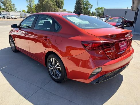 Used 2023 Kia Forte LXS FWD image 5