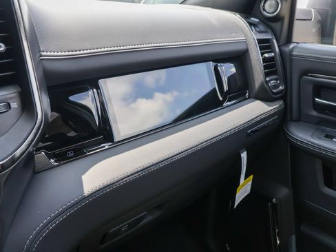 New 2026 RAM 2500 Limited AWD/4WD image 20