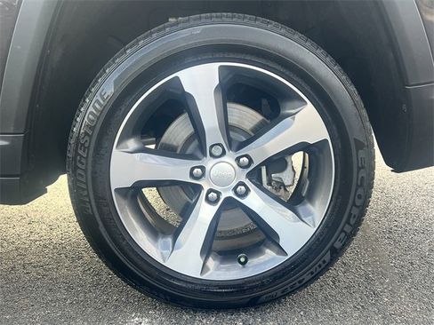 Used 2023 Jeep Grand Cherokee L Limited image 43