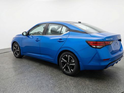 Used 2025 Nissan Sentra SV FWD image 6