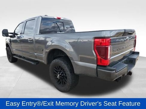 Used 2022 Ford F250 Lariat w/ Black Appearance Package image 7