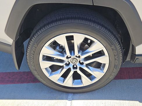 Used 2024 Toyota RAV4 XLE Premium FWD image 10