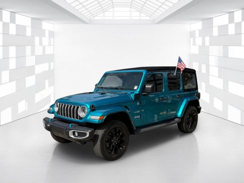 Used 2024 Jeep Wrangler Unlimited Sahara AWD/4WD image 3