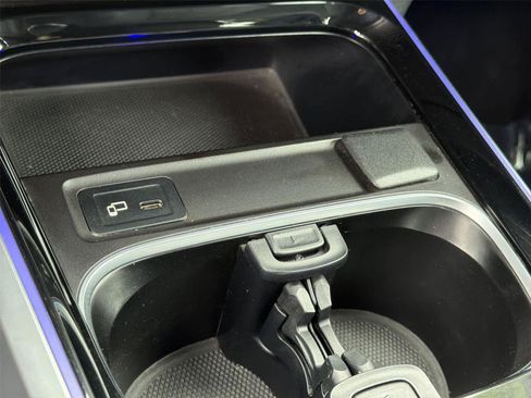 Used 2022 Mercedes-Benz GLB 250 image 36