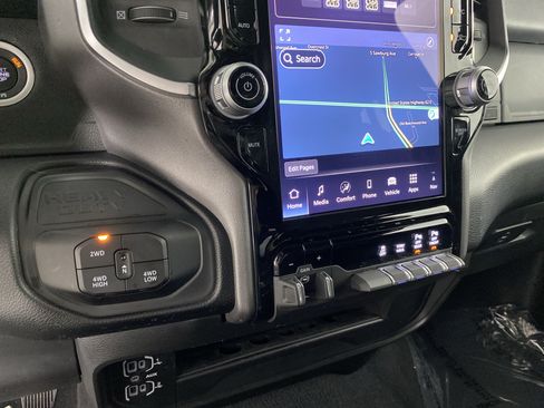 Used 2025 RAM 2500 Big Horn AWD/4WD image 29