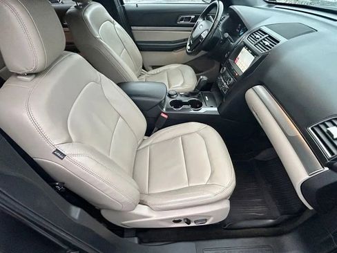 Used 2018 Ford Explorer XLT w/ Equipment Group 202A image 18