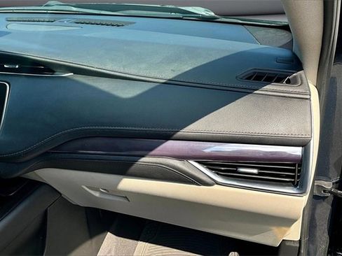 Used 2021 Cadillac XT4 Luxury w/ Cold Weather Package image 26