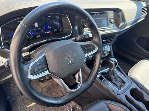 Used 2023 Volkswagen Jetta SE FWD image 8