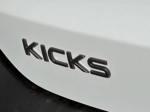 New 2026 Nissan Kicks SV image 9