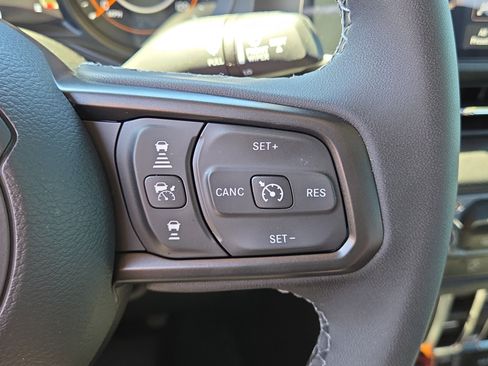 Used 2025 Jeep Gladiator Sport AWD/4WD image 20