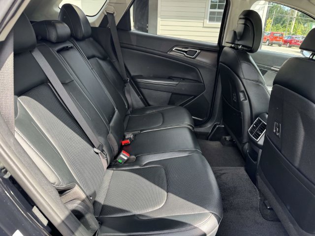 Used 2023 Kia Sportage EX FWD image 12