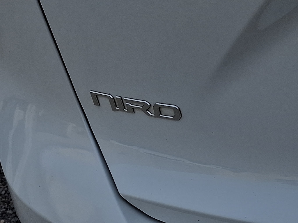 Used 2024 Kia Niro Wave w/ Wave Preserve Package FWD image 33