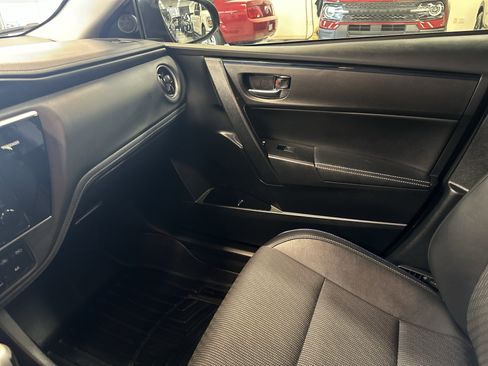 Used 2017 Toyota Corolla L image 23